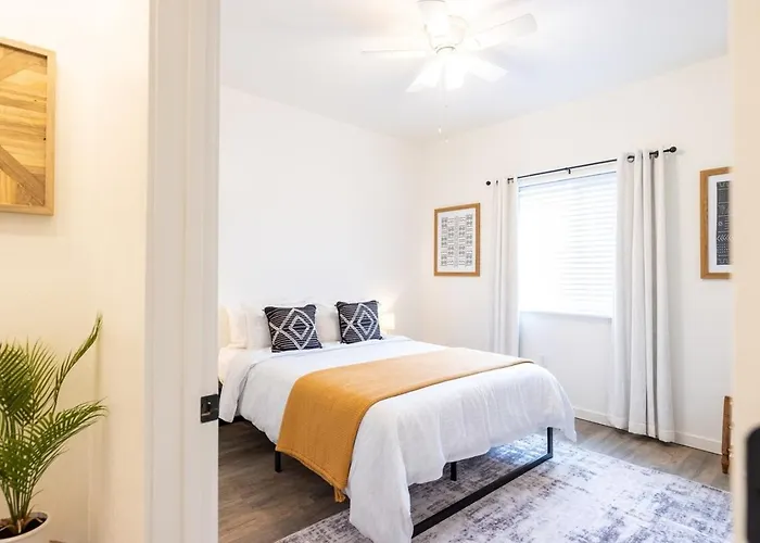 Contemporary Townhome Enclosed Garage Wd