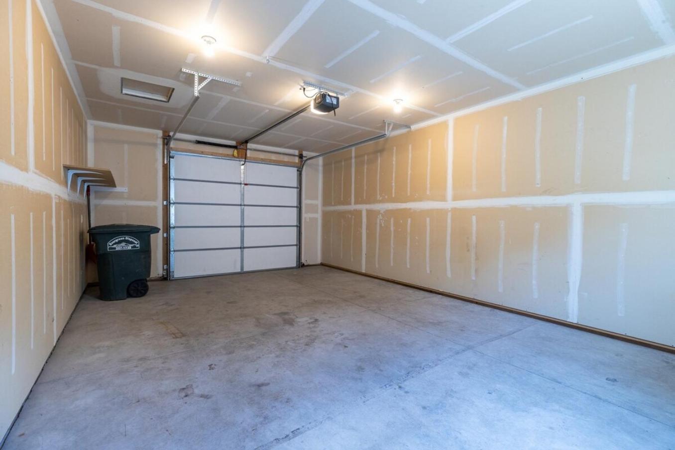 Holiday home Contemporary Townhome Enclosed Garage Wd Kalispell